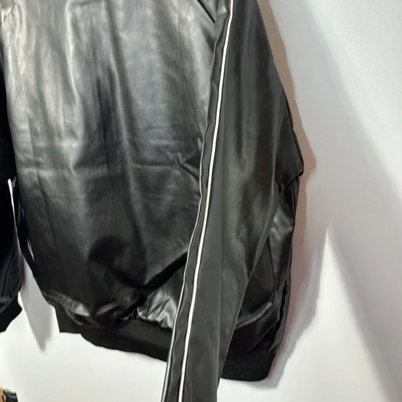 Jiechaofang Black‎ with White Piping Faux Leather Jacket in Size XL